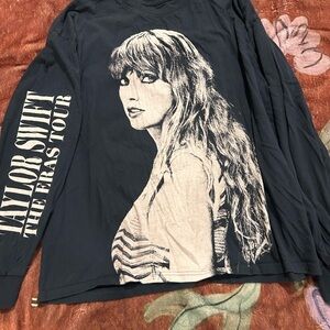 Taylor Swift Graphic Oversized White and Blue Long Sleeved T-Shirt